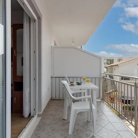 Vila Pavic Apartment Baska Voda